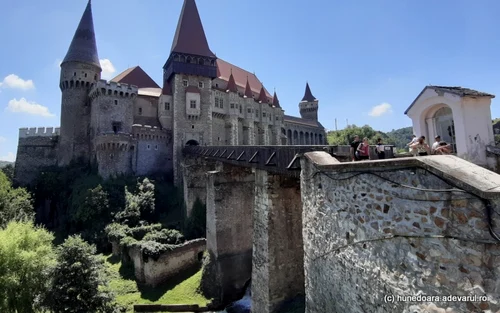 castelul corvinilor podul foto daniel guta adevarul