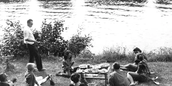 picnic GettyImages 557717305 jpeg