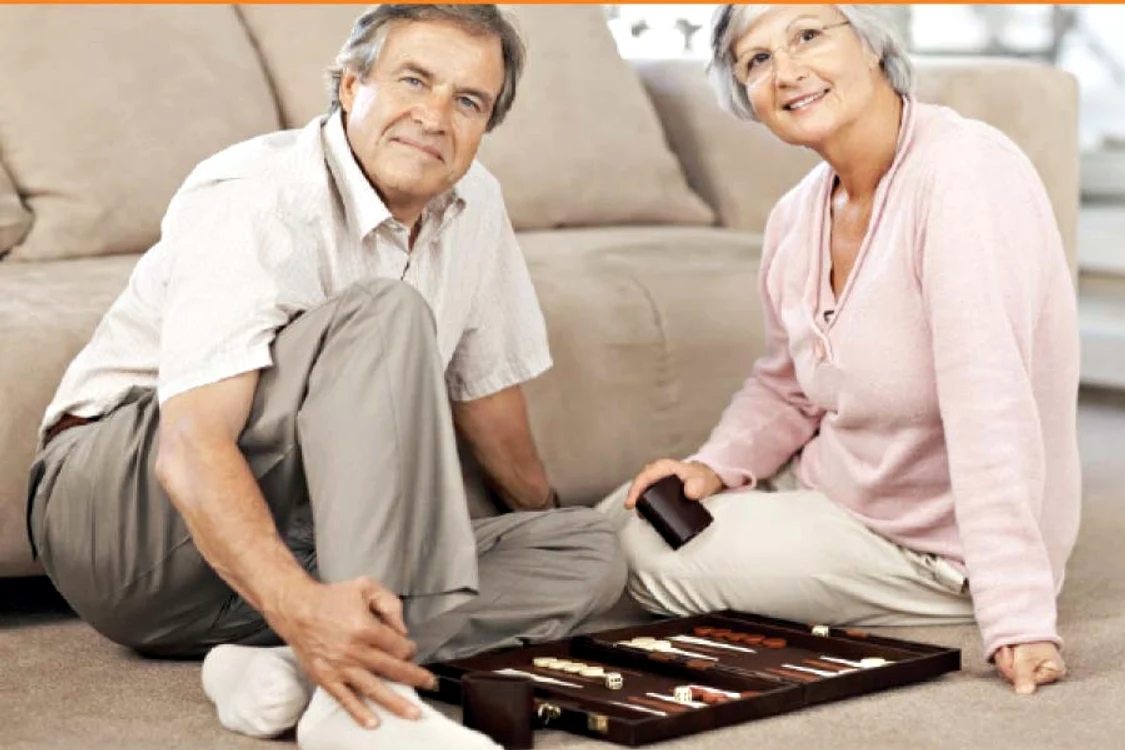 
    De când n-aţi mai  avut o seară liniştită,  în care să vă relaxaţi  jucând table?  