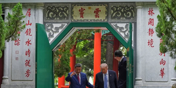 Trump, alături de Xi Jinping la complexul de protocol Zhongnanhai din Beijing FOTO AFP