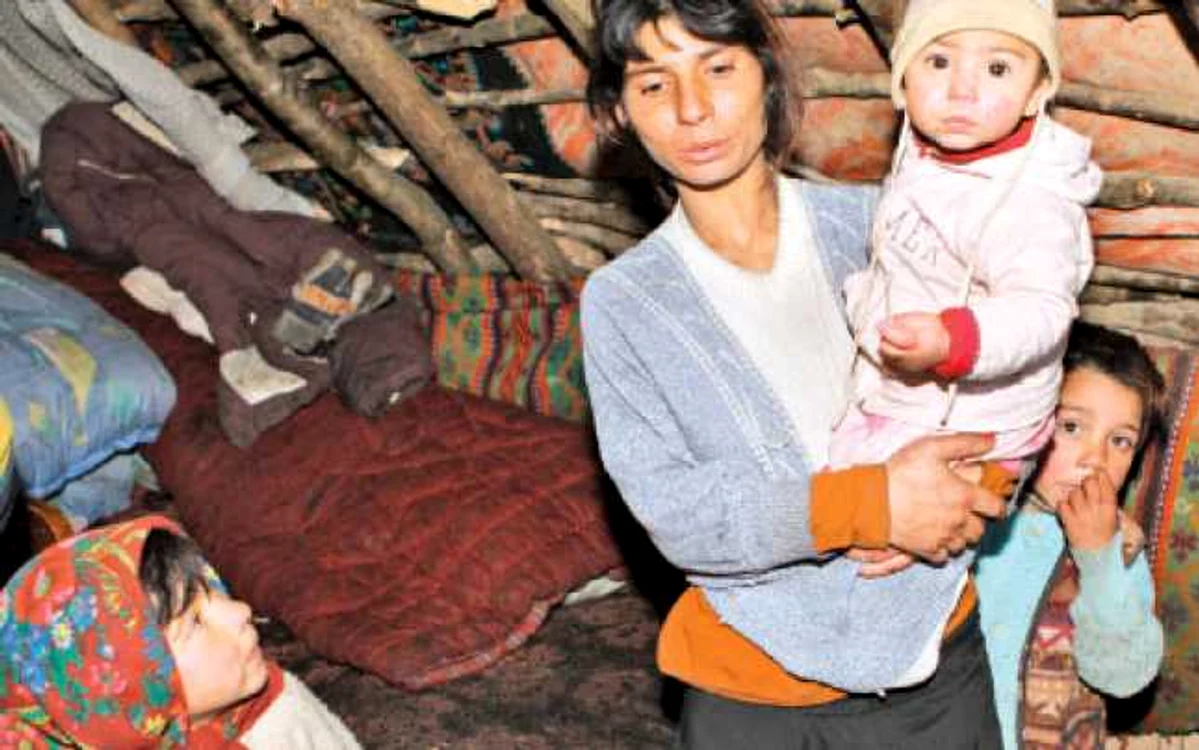 În ciuda sărăciei lucii, Dunca Angela nu vrea să se despartă de copiii săi