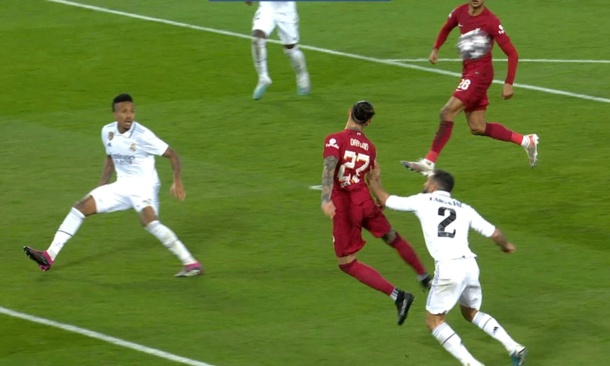 Faza cu Dani Carvajal, care a pus mâna pe Darwin Nunez, în minutul 53, în careul Realului