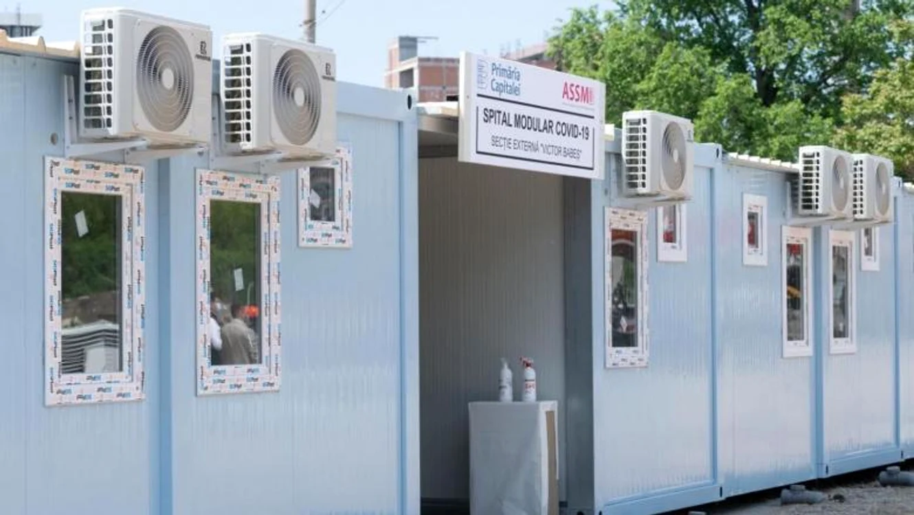 
    Spitalul modular Covid-19 se află în curtea clinicii medicale Victor Babeș, din CapitalăFotografii: Primăria Capitalei  