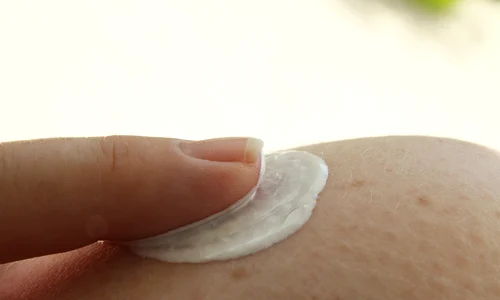 1 cea mai eficienta crema de maini pe care o ai in casa costa sub 2 lei vlbx jpg jpeg