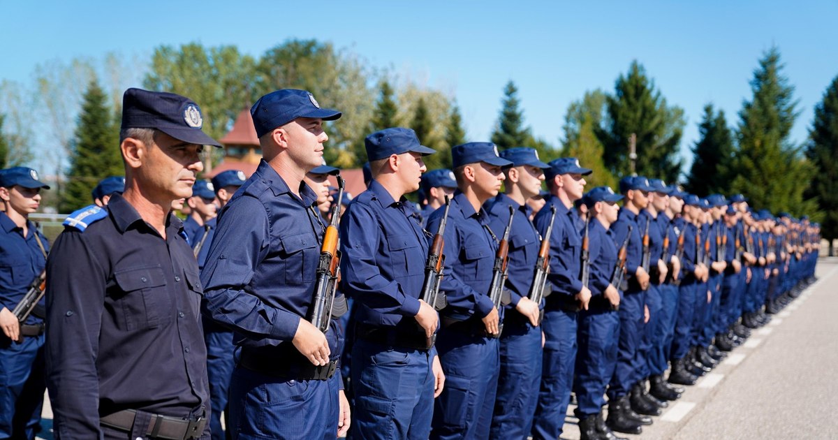 „Oferte surpriză pentru viitorii jandarmi: cazare gratuită, masă, sală de fitness și bonusuri!”