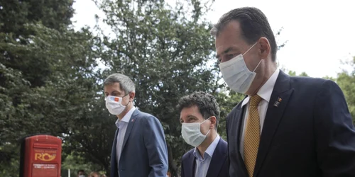 Nicuşor Dan depunere candidatură la BEM FOTO Inquam Photos / Octav Ganea