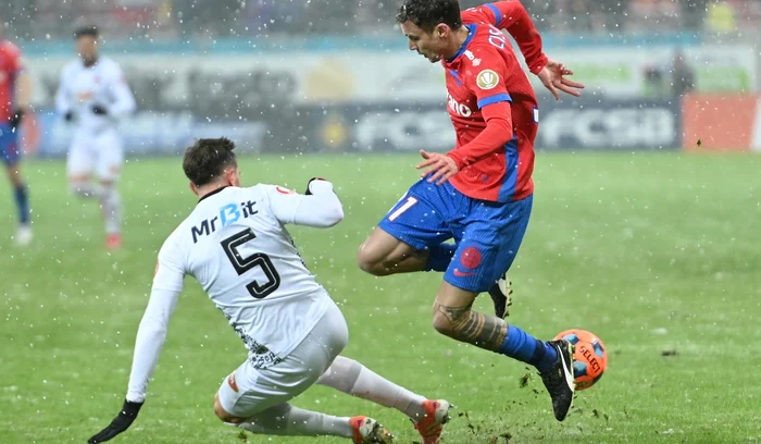 Juri Cisotti (dreapta) a adus prima victorie pentru FCSB, în acest an (FOTO: Sportpictures)