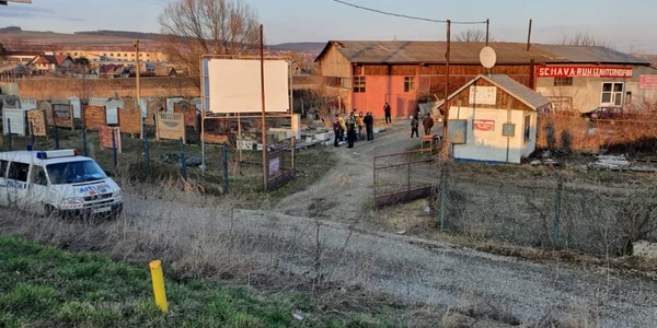 depozit ilegal de materiale sanitare 