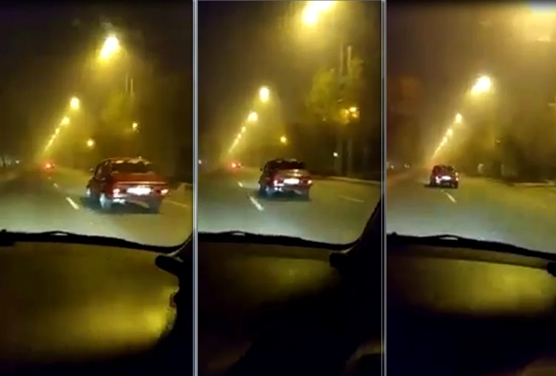 Aproximativ o secundă din întrecerea maşinilor FOTO captură video