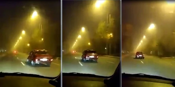 Aproximativ o secundă din întrecerea maşinilor FOTO captură video