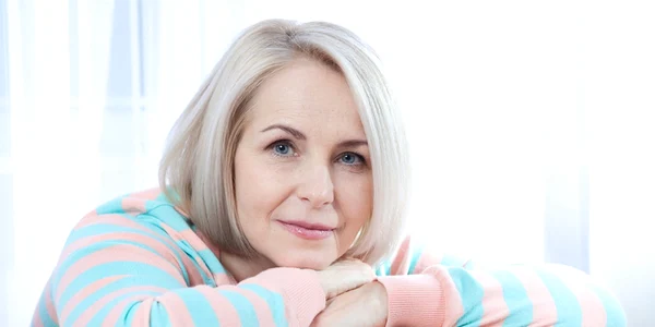 Cu ajutorul unor trucuri putem avea un ten frumos şi la menopauză Foto