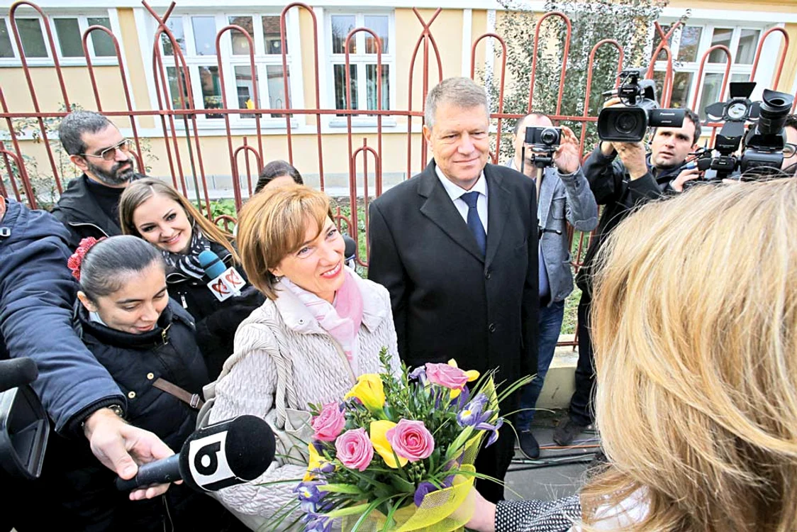 
    Carmen (54 de ani) şi  Klaus (55 de ani) se cunosc  din anii studenţiei Foto: Mediafax  