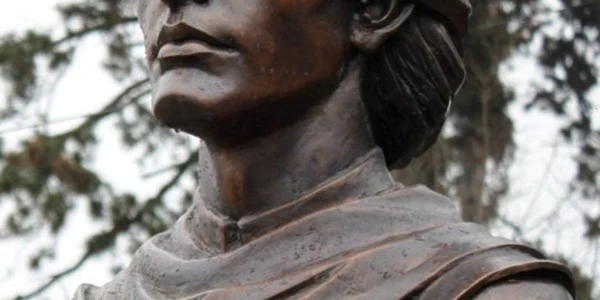 bust mihai eminescu 