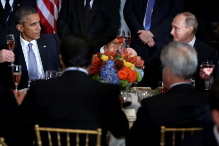 Preşedinţii SUA şi Federaţiei Ruse, Barack Obama şi Vladimir Putin, într-un moment ce ar putea fi elegant comentat:"Despre Siria, numai de bine..."