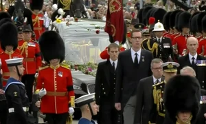 cortegiu regina elisabeta windsor (sursa captura YT)