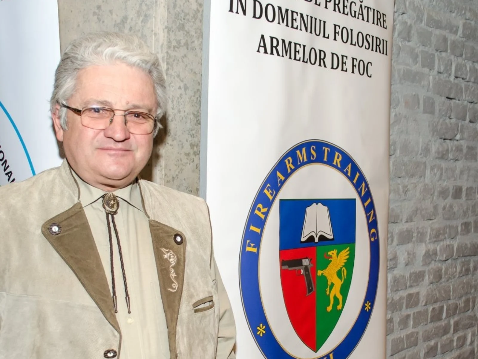 Fost ofițer din Cluj, în arest la domiciliu pentru agresiune sexuală asupra unei adolescente