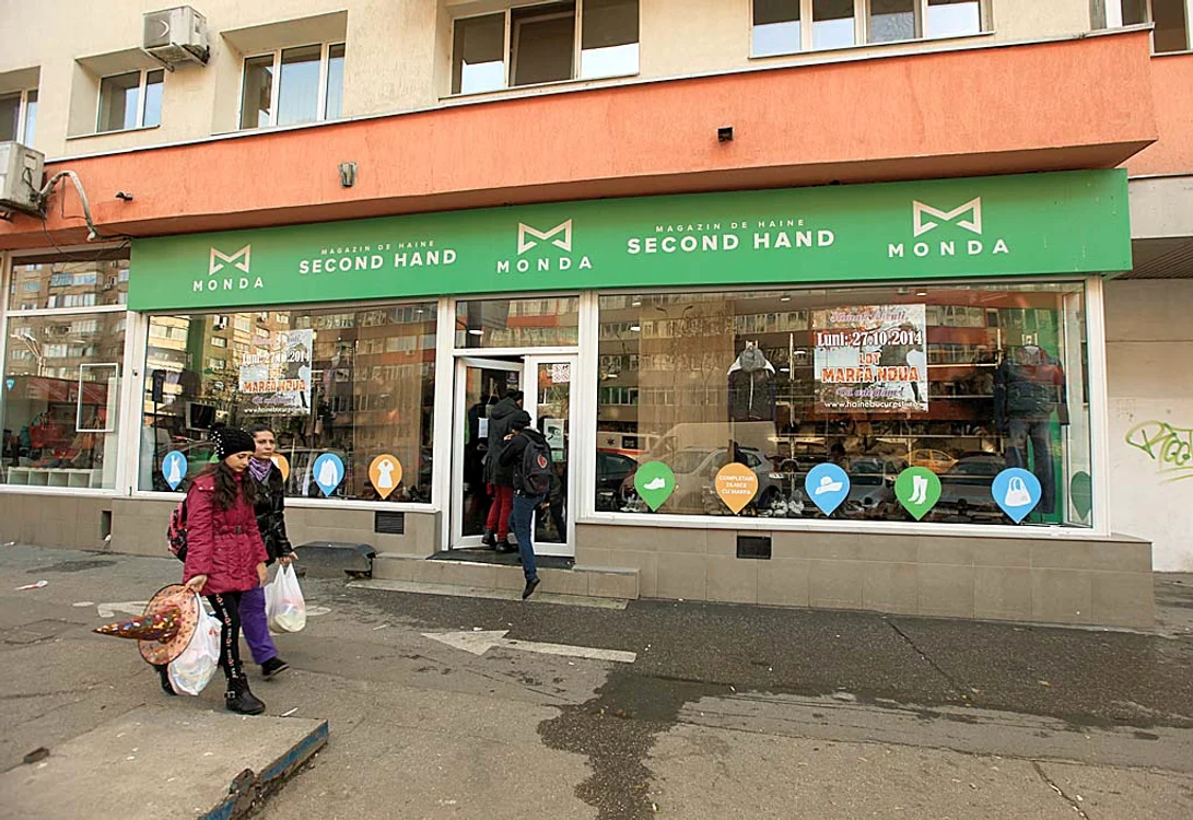 La magazinul second hand de pe Bd. Mihai Bravu, nr. 33, era coadă