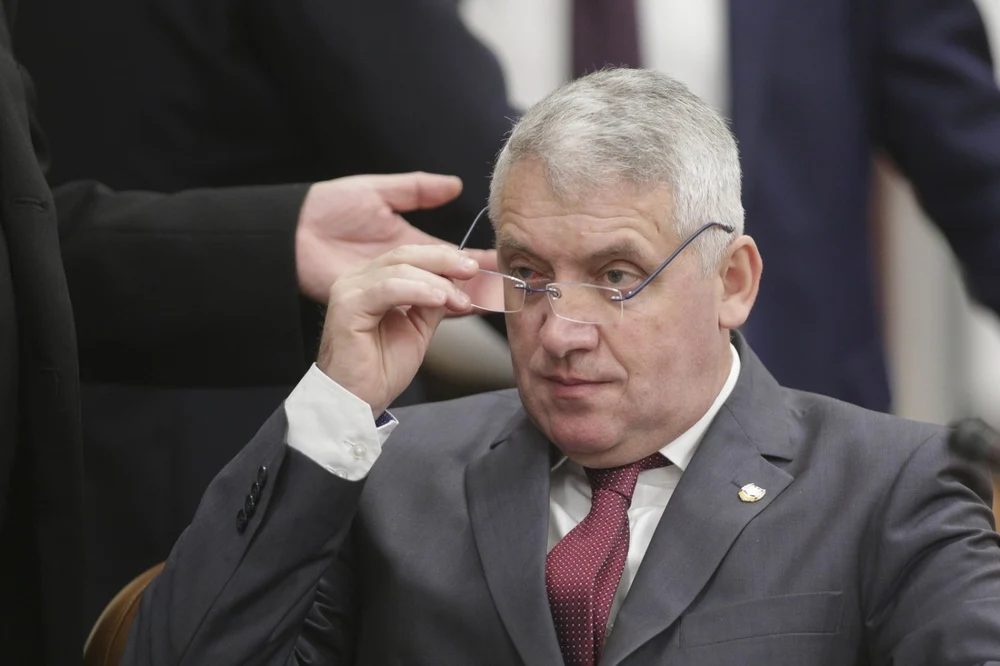 Cazul „concediu medical în Dubai”. Angajatul AEP și-a dat demisia, șeful instituției avertizează că cercetarea disciplinară va continua