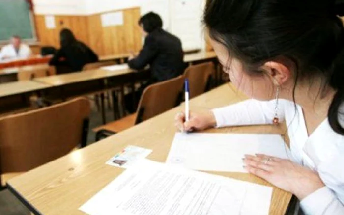 Circa 2.000 de absolvenţi s-au înscris la examenul de Bac 2014. FOTO: Adevărul