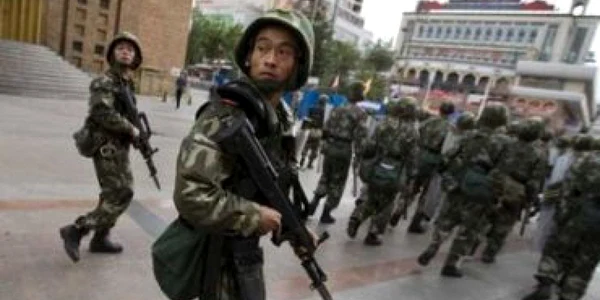 VIDEO La Urumqi este circulaţia interzisă pe timpul nopţii