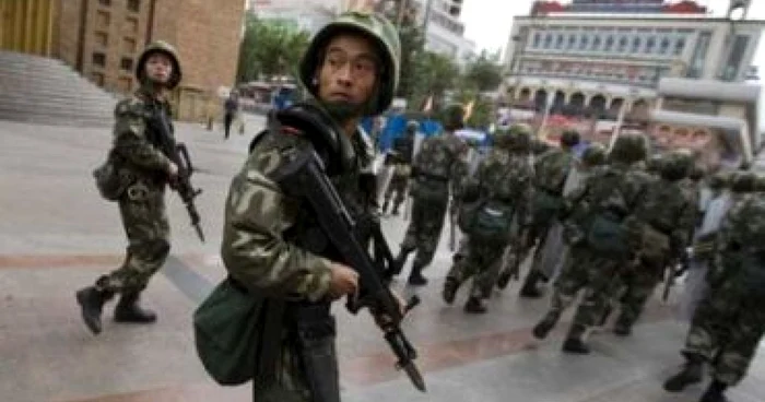 VIDEO La Urumqi este circulaţia interzisă pe timpul nopţii