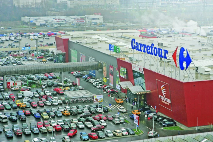 Intrarea Carrefour România reprezintă o premieră pentru economia românească din prisma mărimii lanţului de magazine pe piaţa autohtonă