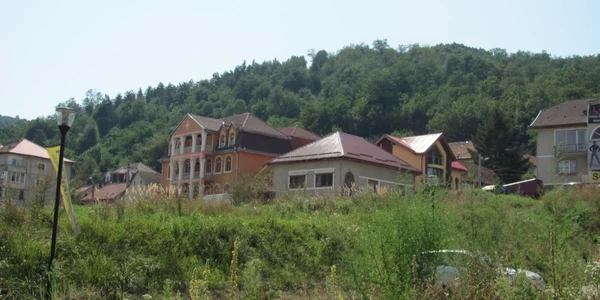 Vilele țigănești au invadat orașul 
