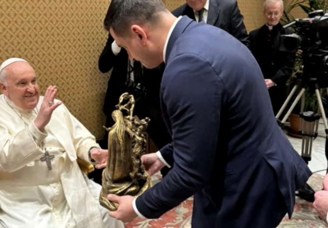 George Simion s-a  lăudat că a avut o audiențǎ privată la Papa Francisc. FOTO Facebook
