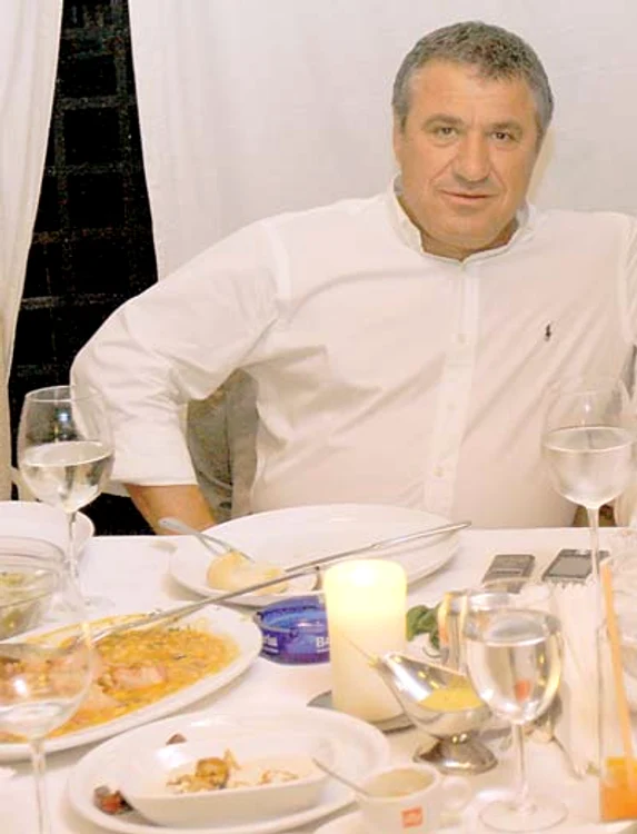 Cei trei puşcăriaşi de lux  mănâncă la fel cu toţi ceilalţi  interlopi închişi la Slobozia