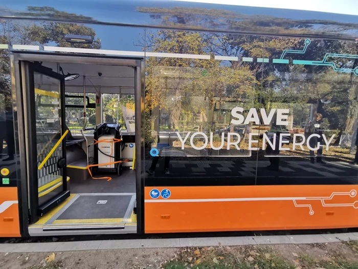 Turcii de la Karsan au prezentat la Timişoara unul din modelele lor de autobuz electric FOTO Ş.Both