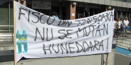 Grevă la Direcţia Fiscală din Timişoara Foto
