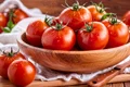 Cel mai bun mod sa mananci rosii  Sursa foto shutterstock 2469551773 jpg