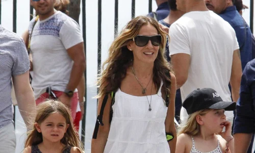 Sarah Jessica Parker & Matthew Broderick Take Their Kids To Tibidabo Amusement Park jpeg