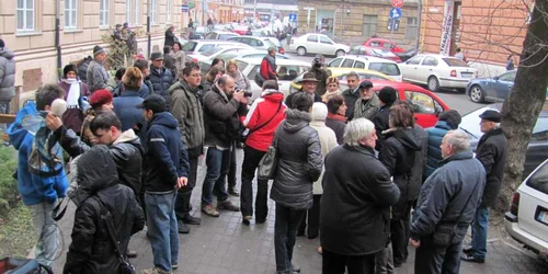 Reprezentanţii Societăţii Timişoara au protestat în faţa Tribunalului