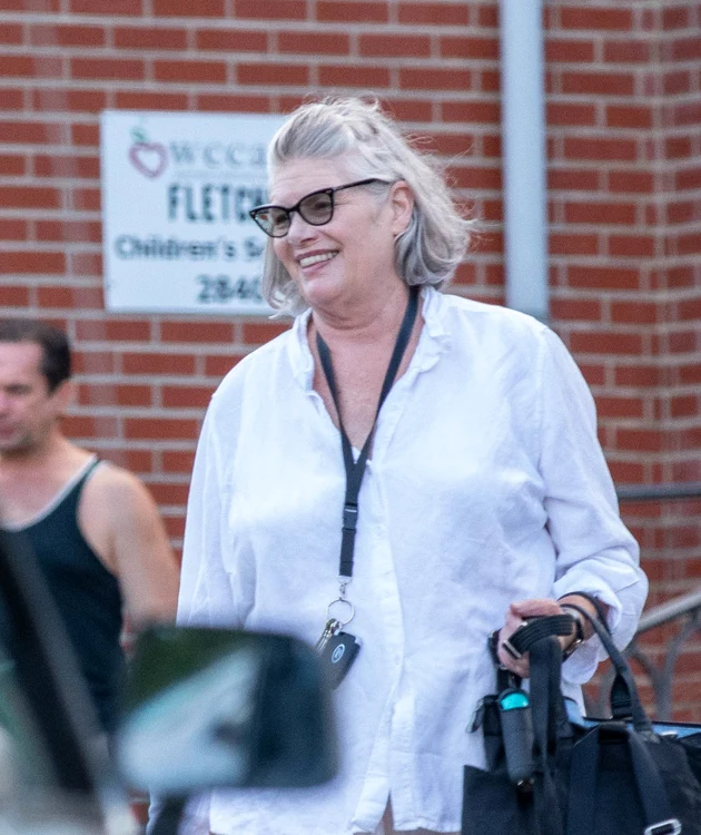 Kelly McGillis se luptă cu patima alcoolului