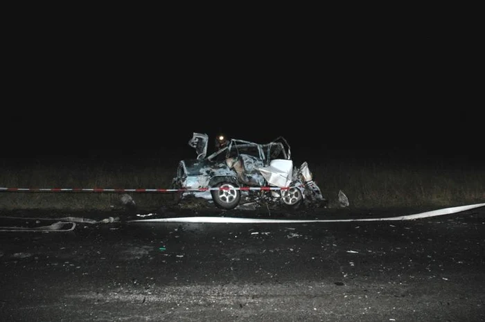 Doi oameni au ars de vii în urma acidentului din Popeşti-Leordeni