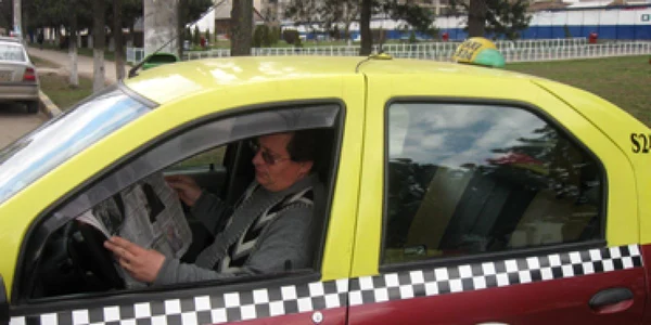 VIDEO Tură de noapte cu peripeţii pentru un taximetrist din Târgu Jiu