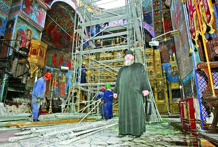 Preotul Marian Constantinescu speră ca lăcaşul de cult să-şi poată primi enoriaşii cât mai repede