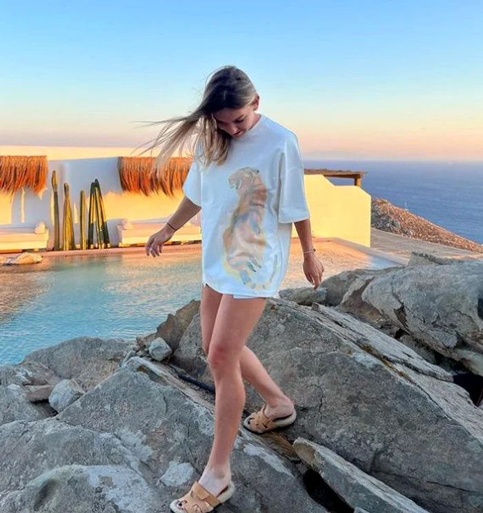 Simona Halep are piscină privată la dispoziție (FOTO: Instagram)