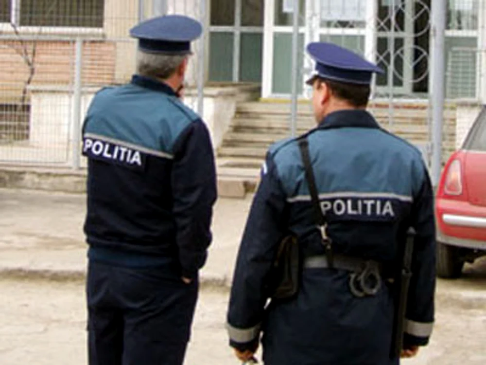 
    Şeful Poliţiei Rutiere Hunedoara, beat la serviciu  