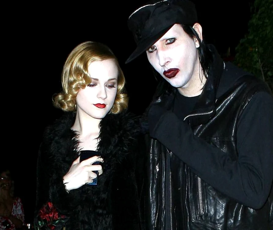
    Evan și Manson  