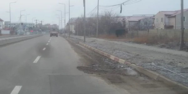 Gropi pe drumul Năvodari - Mamaia FOTO Radio Constanţa