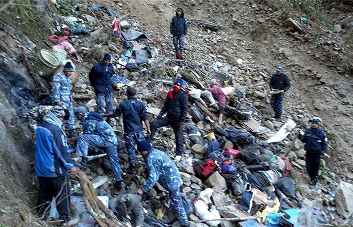 Un autocar plin cu pasageri s-a răsturnat şi a căzut într-o prăpastie FOTO Arhivă aljazeera.com