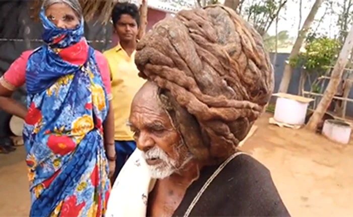 Olena are doar 165 cm înălţime şi părul ei măsoară 2,35 m