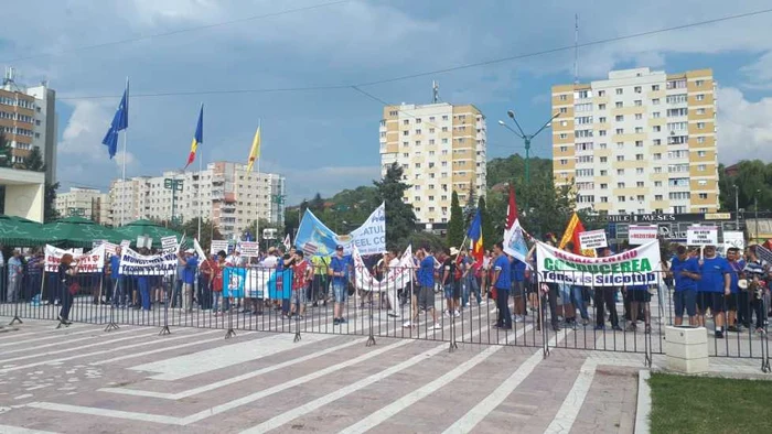 300 de salariaţi au participat la marşul-miting din 31 iulie FOTO Andreea Vilcovschi