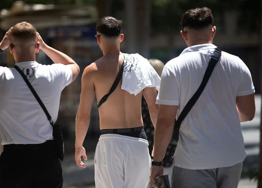 Nu vor mai umbla la bustul gol în această vară, sursa Gettyimages.ro