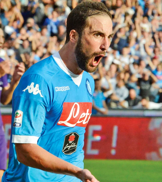 
    Higuain a marcat  35 de goluri  pentru Napoli în  sezonul trecut   