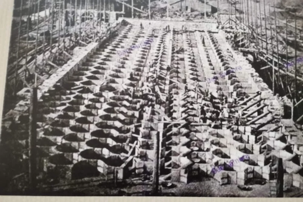 Celulele silozului de cereale FOTO: Arhivă, Adevărul
