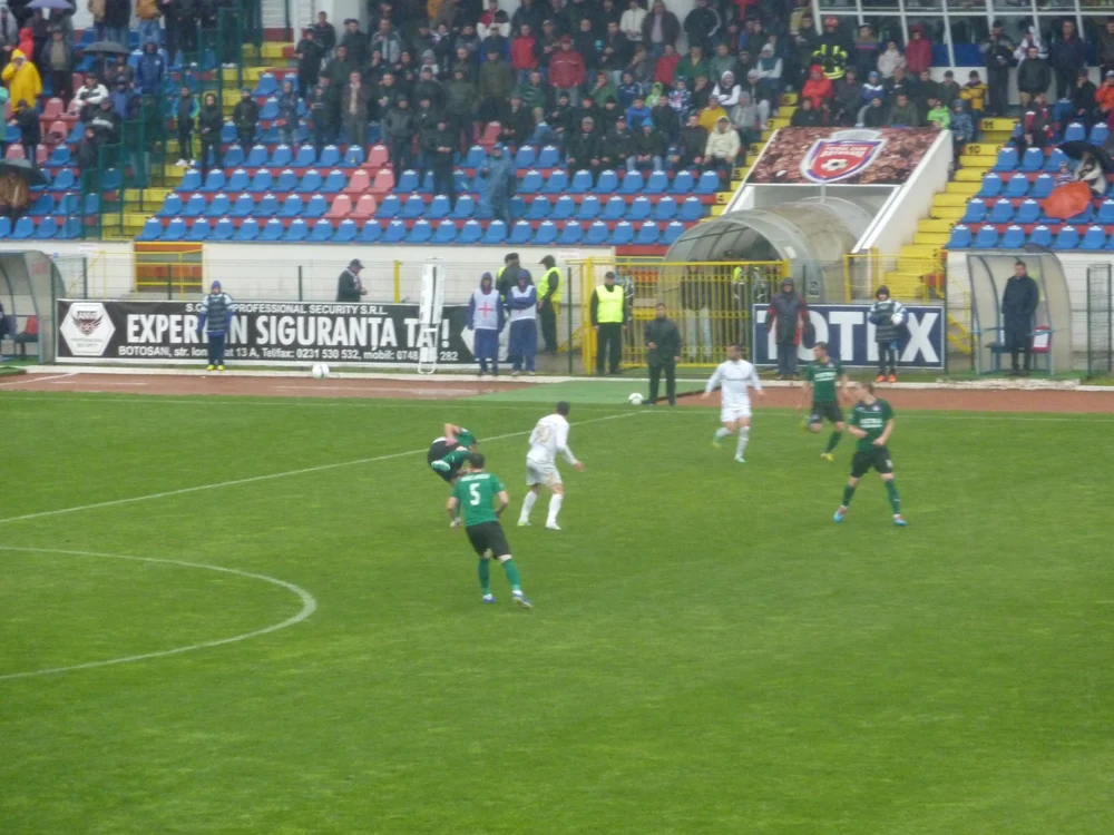 Faza de joc din meciul FC Botoșani-Oțelul FOTO arhivă Adevărul