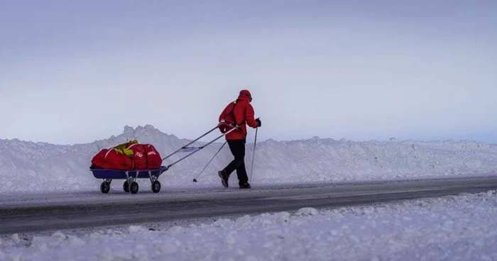 Tibi Uşeriu a fost scos din cursă de către medici, care au constatat că acesta avea degerături la degetele de la un picior FOTO: 6633 Arctic Ultra Facebook